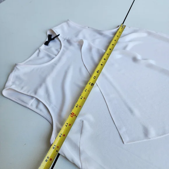 BCBG Max Azria Womens Sleeveless Crew Tank Top Blouse White Drape Sz M - Picture 9 of 9